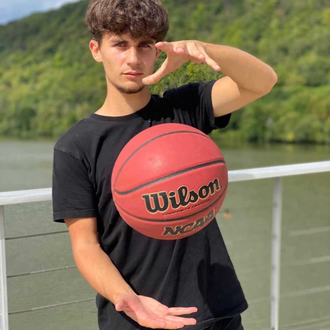 Profilbild von TikToker Zlomking mit Basketball