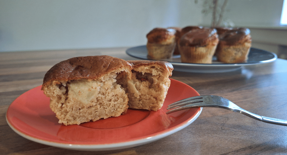 Angerichteter Apfel Protein Muffin