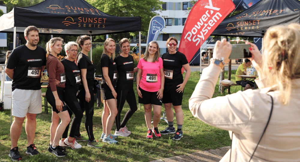 Das sportliche Power System Team beim Sunset Hamburg Lauf 2023