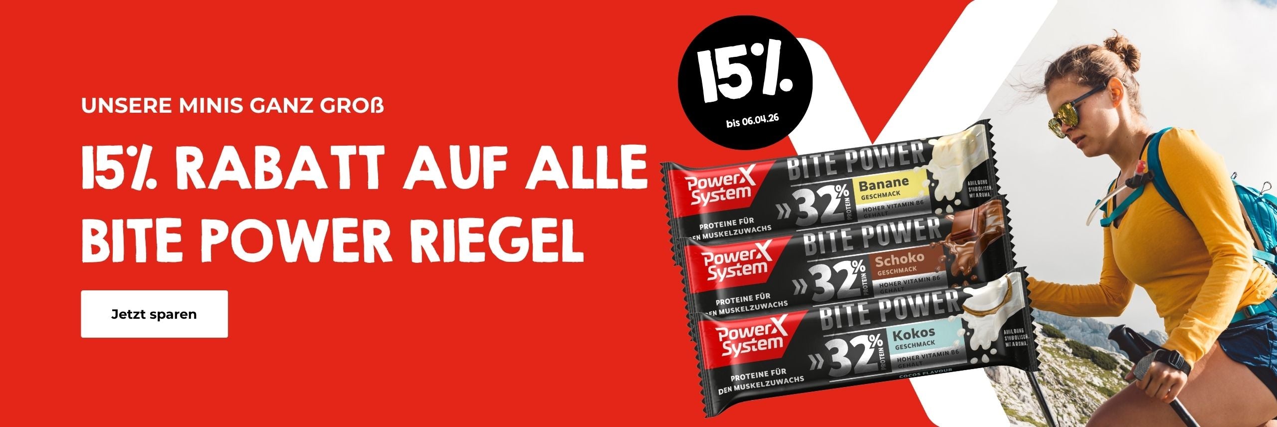 Proteinriegel Bite Power mit 15% Rabatt. Frau wandert in den Bergen.